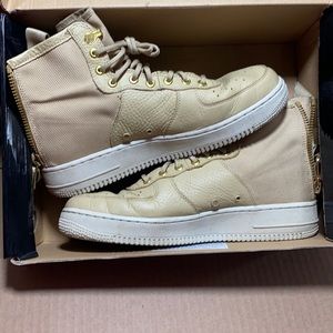 Men’s Tan AF1 Sneakers